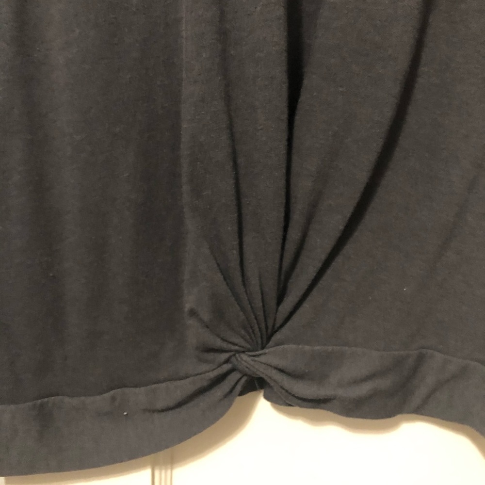 crop-top! - Picture 3 of 5